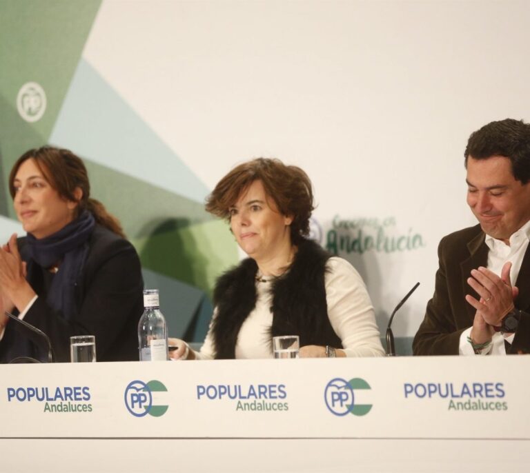 Sáenz de Santamaría niega un pacto fiscal para Cataluña y acusa a la Junta de "enredar"