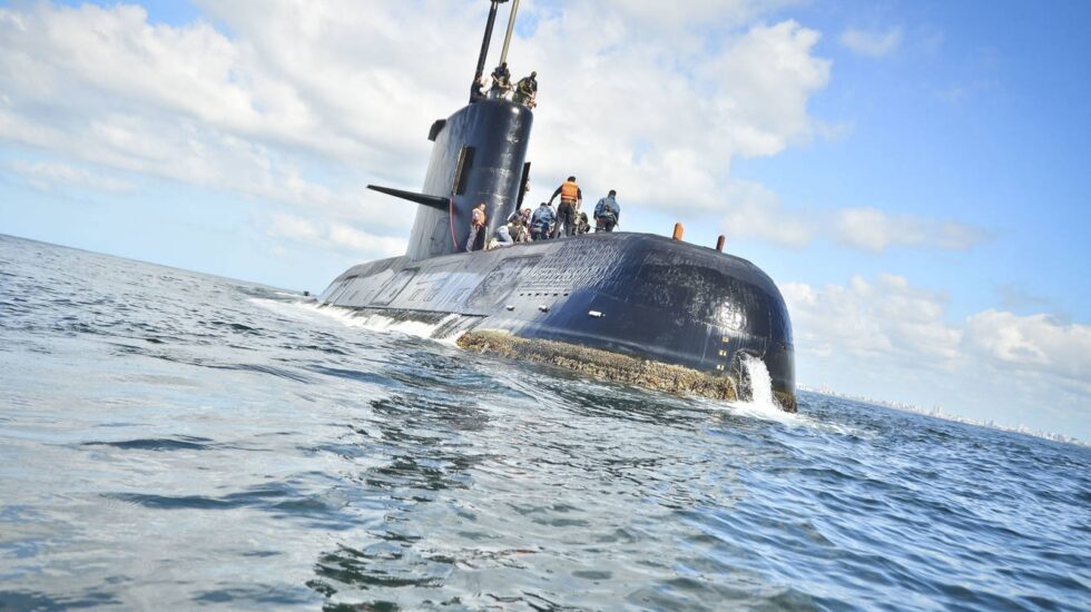 Argentina, en shock por la desaparición de un submarino con 44 tripulantes
