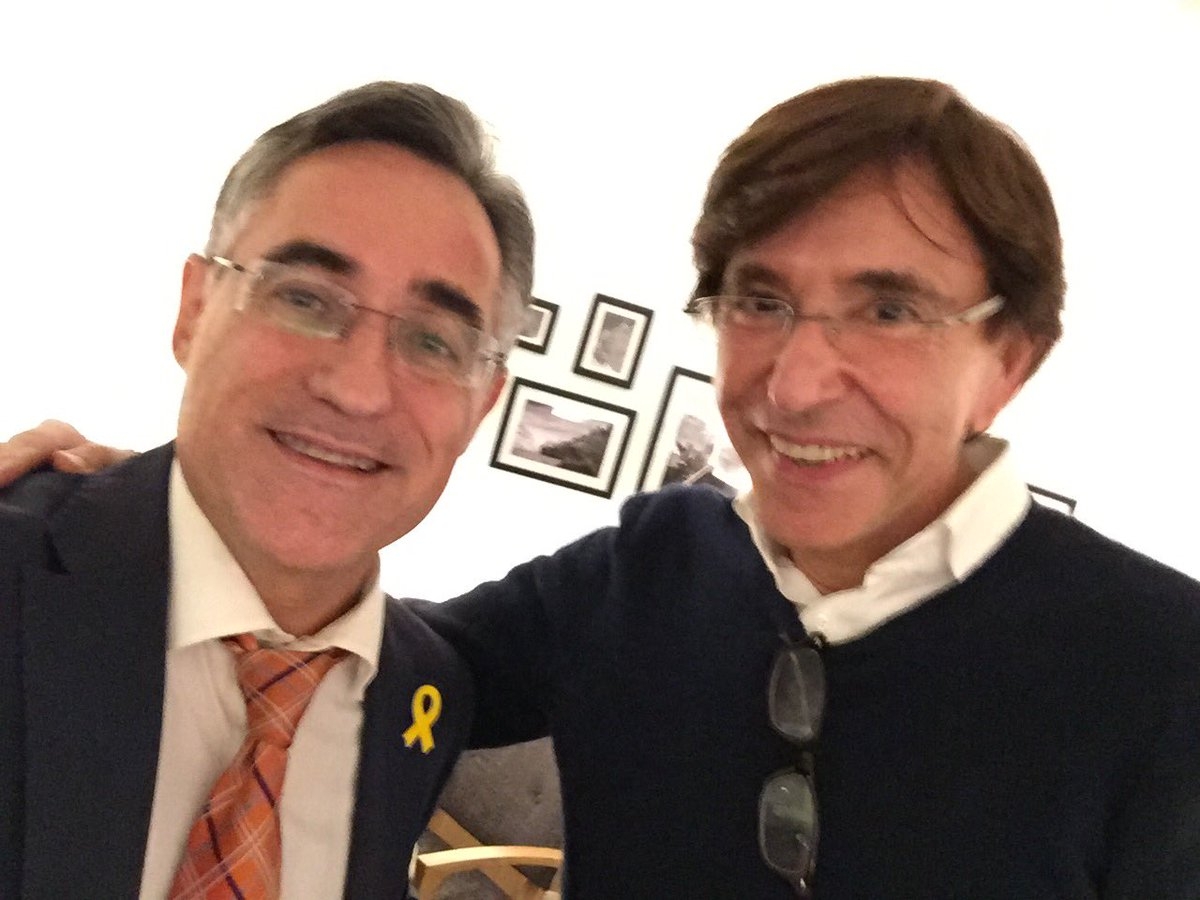 El eurodiputado del PDeCat, Ramón Tremosa, junto al ex primer ministro belga Elio di Rupo.