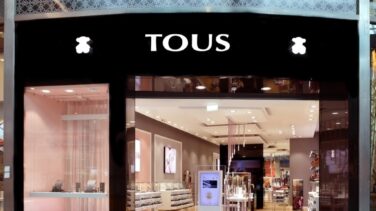 Tous releva a Rahola y a la esposa de Artur Mas para frenar el boicot