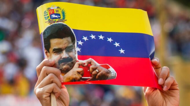 Un cartel con la imagen de Maduro en el arranque de la campaña para las locales en Venezuela.