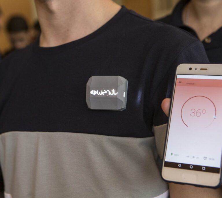 La primera camiseta que puedes enfriar y calentar desde tu móvil, 'made in' Córdoba