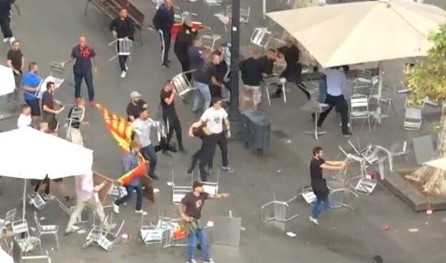 21 ultras detenidos por la batalla campal del 12-O en Barcelona