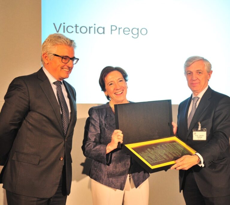 Victoria Prego, premio AECOC de Periodismo por su trayectoria