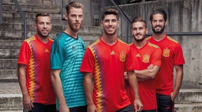 Adidas proclama la Tercera República