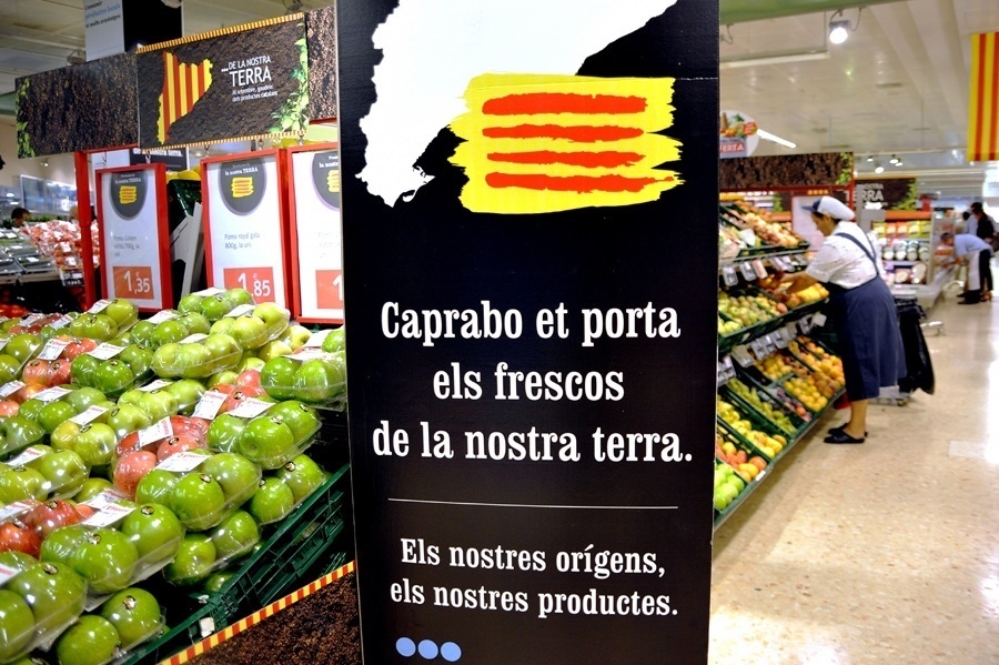 Productos catalanes en un supermercado.