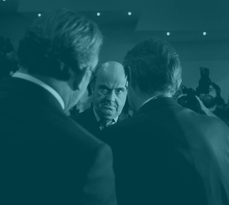 Rajoy tendrá que sustituir a Guindos en un par de meses