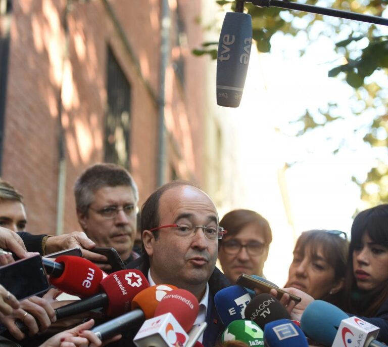 Iceta, sobre Colau: "Entre Barcelona e independencia, escoge independencia"