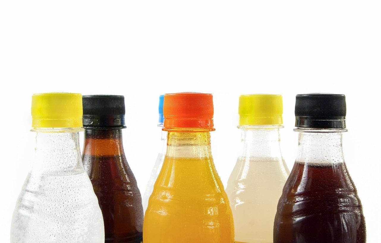 Los profesionales sanitarios piden que se aumente el impuesto sobre bebidas azucaradas.