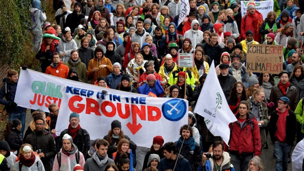 Manifestantes en Alemania piden el cierre de una mina de carbón.