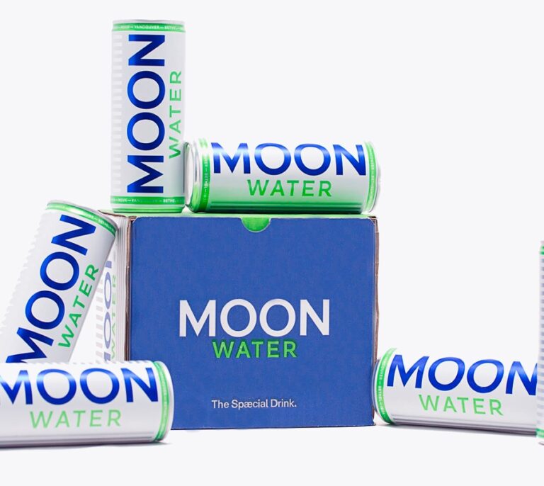 Moonwater, refrescándose a la luz de la luna