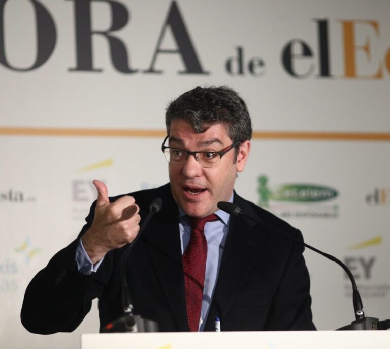 El Gobierno sigue adelante con el decreto de cierre de centrales eléctricas pese al varapalo de la CNMC