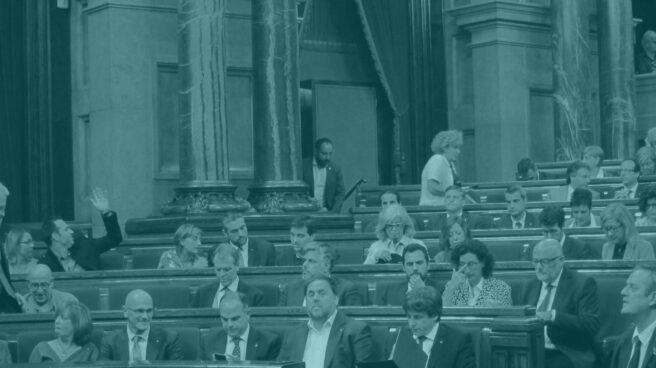 parlament_independencia_opi Puigdemont, Junqueras, Turull y Romeva, entre otros, en el Parlament de Catalunya.