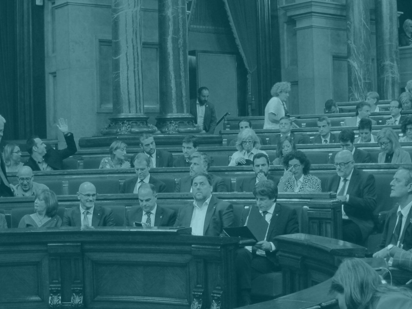 Puigdemont, Junqueras, Turull y Romeva, entre otros, en el Parlament de Catalunya.