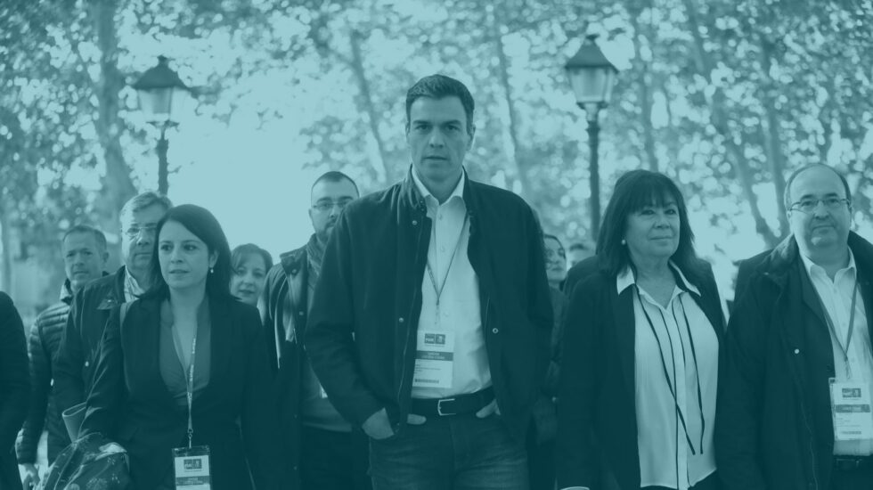 El secretario general del PSOE, Pedro Sánchez, y la presidenta, Cristina Narbona, junto a Adriana Lastra y Miquel Iceta.