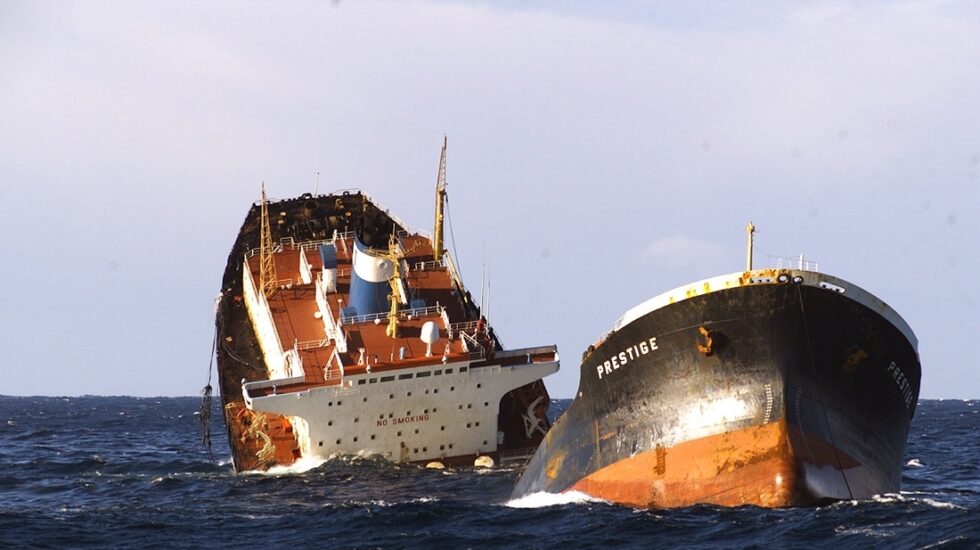 Los españoles que trabajan para que ningún barco vuelva a naufragar jamás