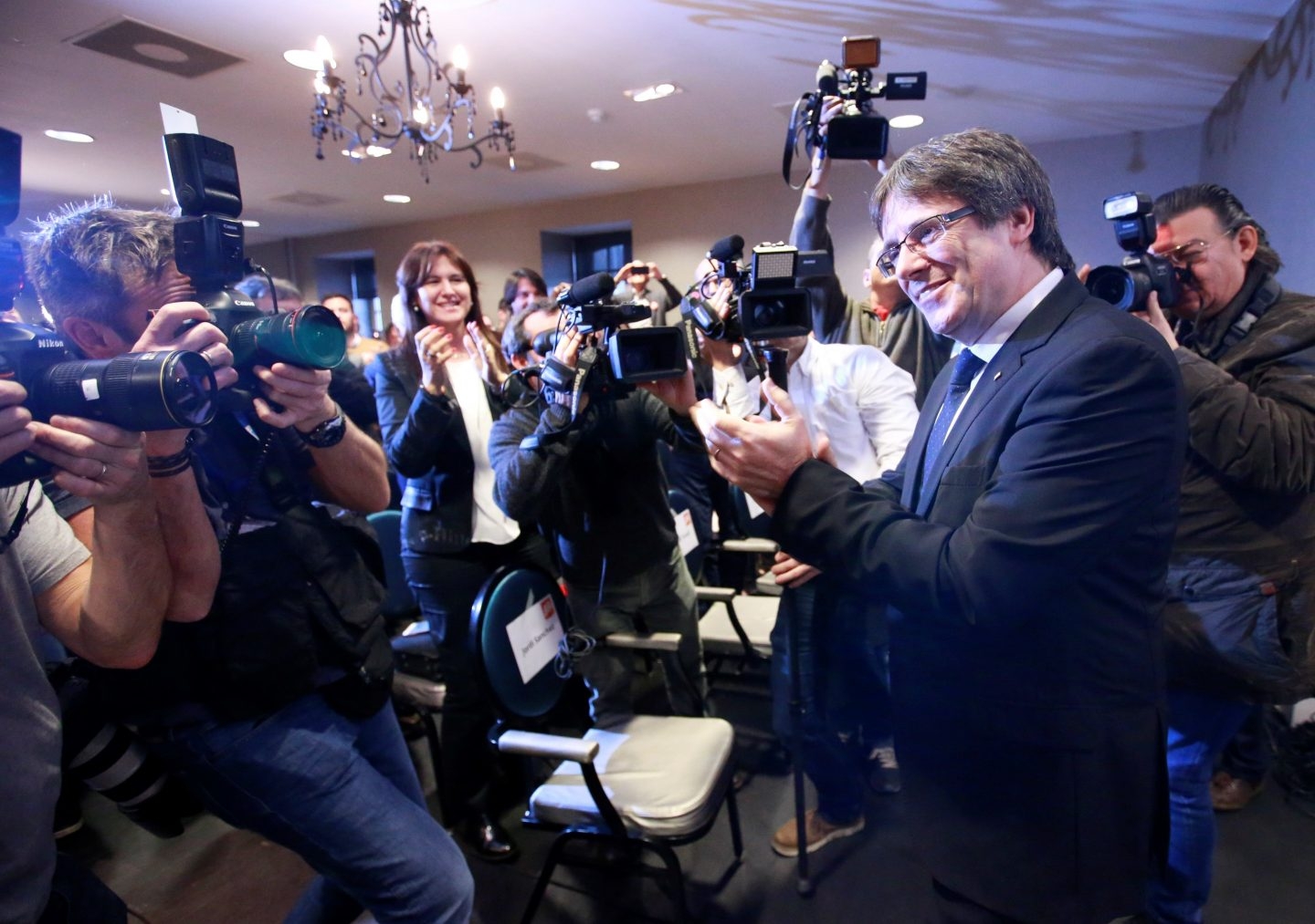 Puigdemont dice que los catalanes deberían votar si quieren seguir en la Unión Europea