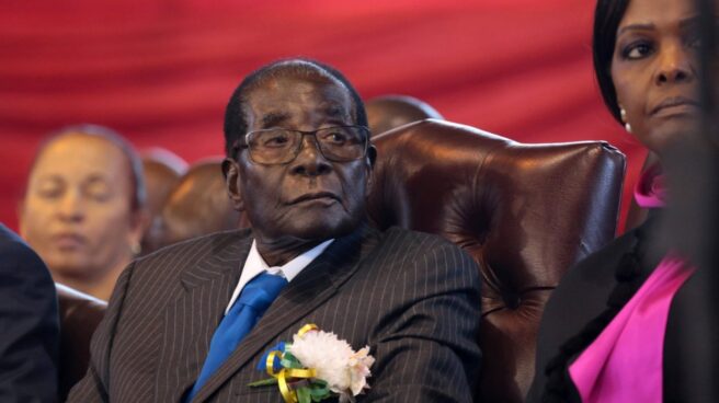Robert Mugabe, de aclamado liberador de Zimbabue a presidente odiado