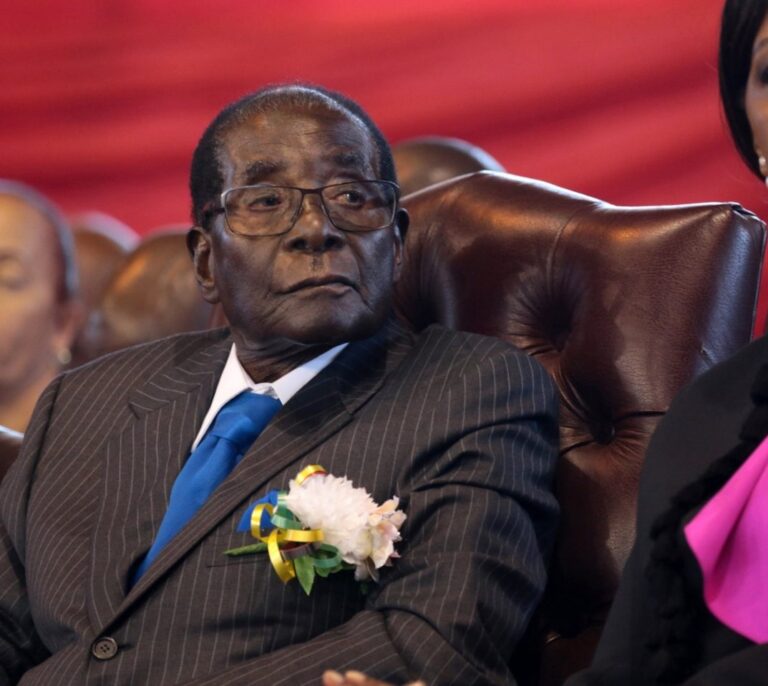 Robert Mugabe, de aclamado liberador de Zimbabue a presidente odiado