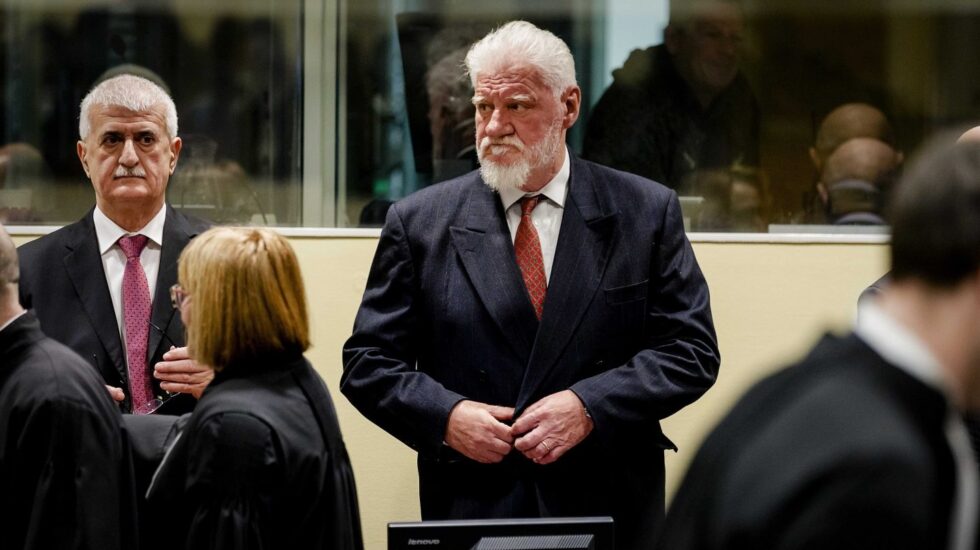 Slobodan Praljak, antes de suicidarse durante la vista de apelación de su juicio en La Haya.