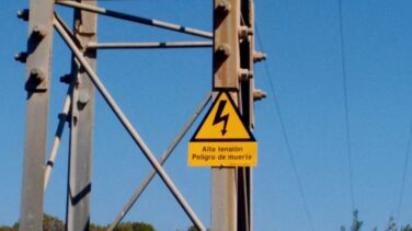 Las eléctricas buscan tumbar en el Supremo el recibo de la luz que deja Pedro Sánchez