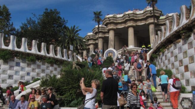 Turistas en el Parc Güell de Barcelona.