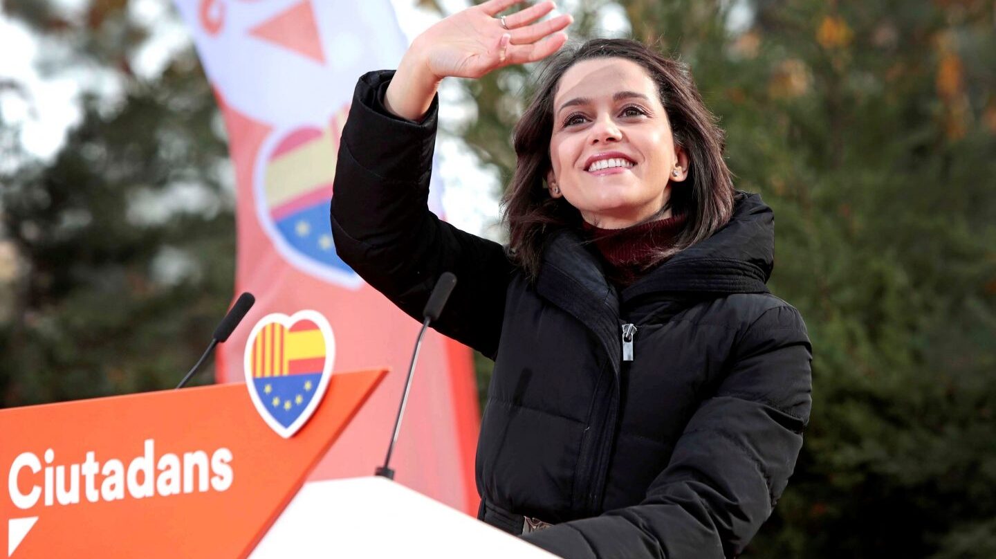 Inés Arrimadas, durante un mítin de campaña.