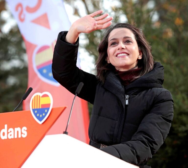 Fuga de votos del PP a Cs, según el CIS: la mitad de sus votantes apoyarán a Arrimadas