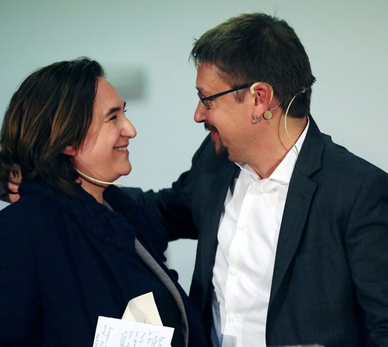 Ada Colau abre ahora la puerta a que los comunes hagan presidente a Iceta