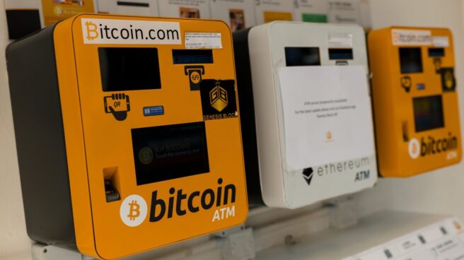 bitcoin El bitcoin roza récords tras el inicio de la negociación de futuros en Chicago.