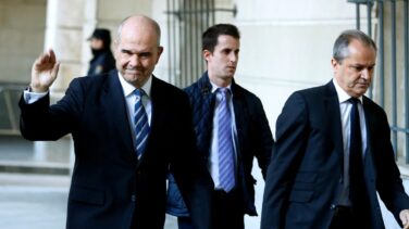Ferraz muestra su apoyo a los ex presidentes andaluces al inicio del juicio por el caso ERE