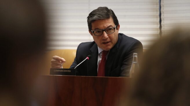 El ex presidente del Canal de Isabel II Pedro Calvo, en la Asamblea de Madrid. El ex presidente del Canal de Isabel II, Pedro Calvo, en la Asamblea de Madrid.