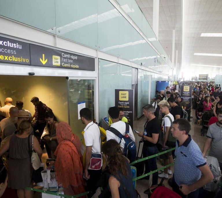 Los trabajadores de Iberia convocan huelga en El Prat entre 21 y 24 diciembre