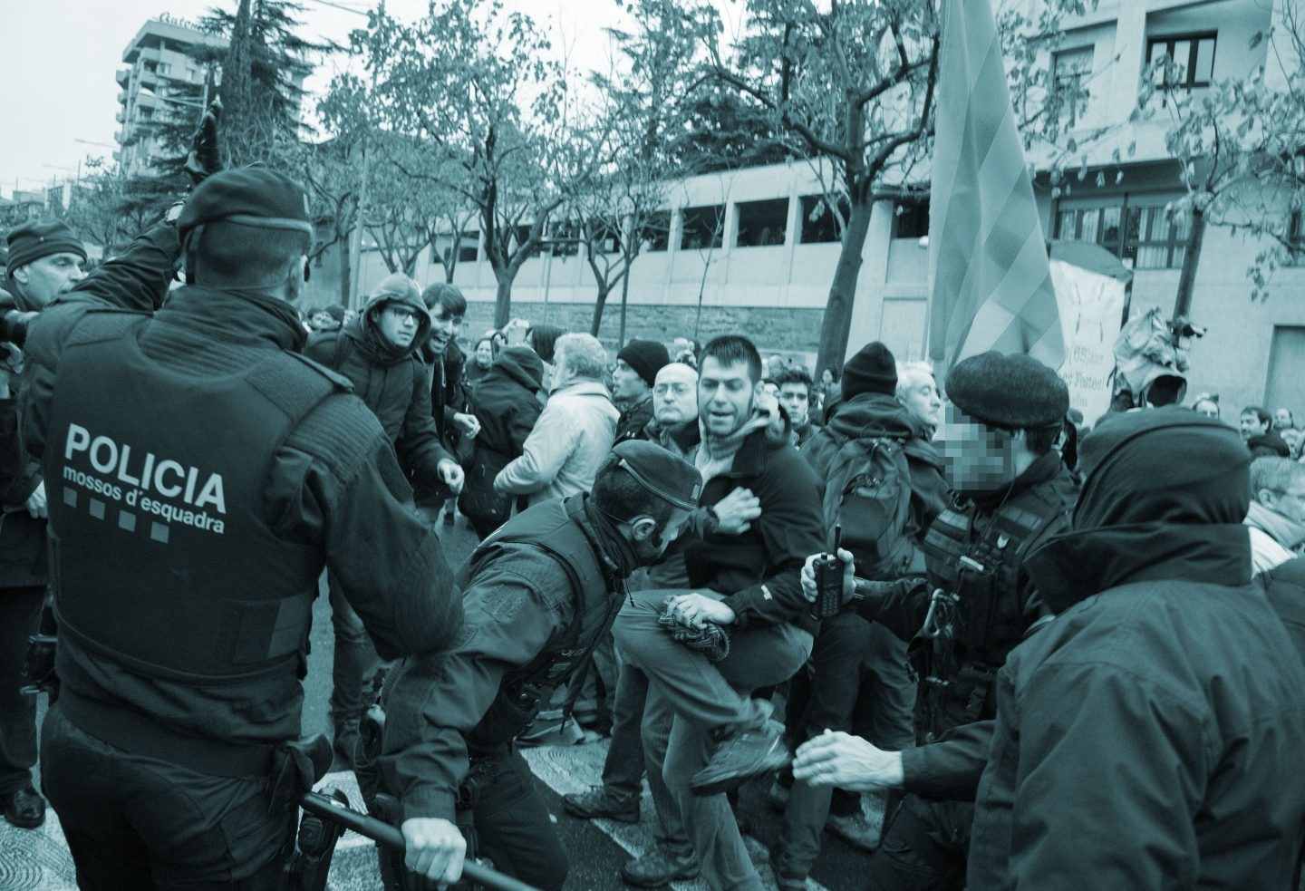 Hay tensión en Cataluña pero no más violencia que en otras campañas