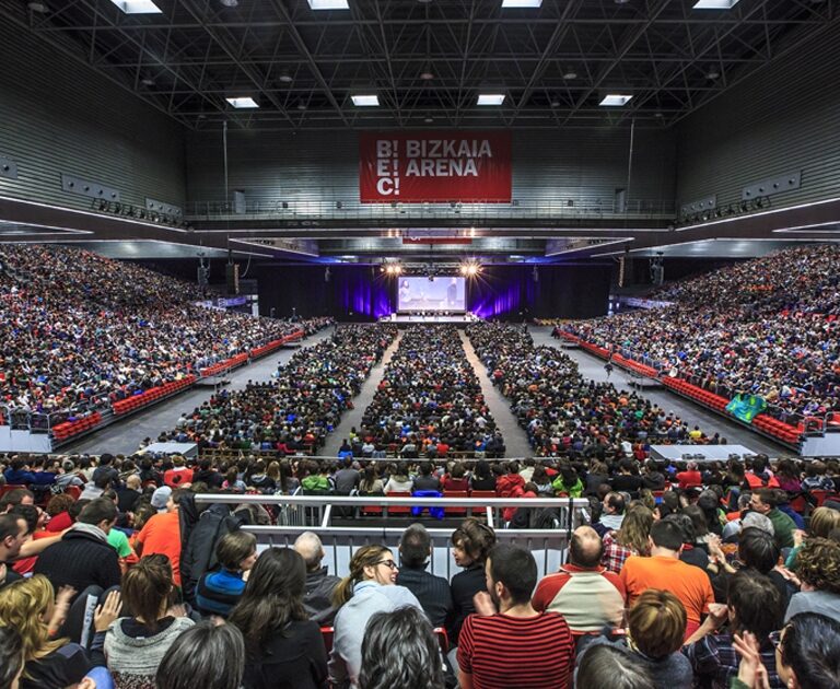 La improvisada rima de los 'bertsolaris', los poetas vascos que llenan estadios