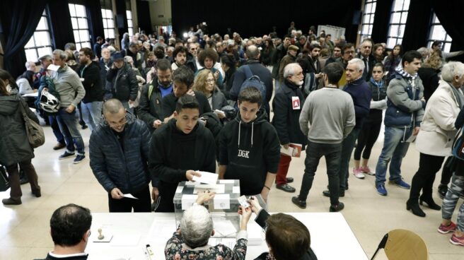 Elecciones 21-D: colegio electoral en Barcelona. Elecciones 21-D: colegio electoral en Barcelona.