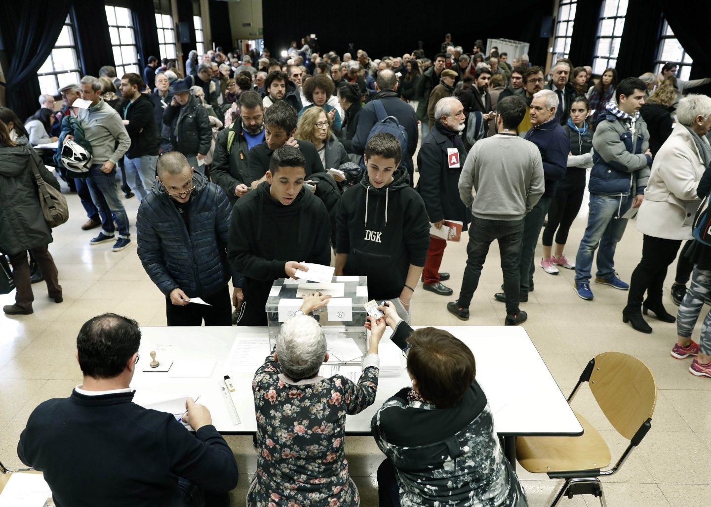Elecciones 21-D: colegio electoral en Barcelona.