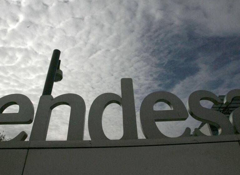 Endesa entra en la carrera por comprar partes de EDP y Viesgo para crecer en España