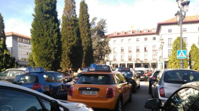 Examinadores de autoescuela en huelga. Examinadores de autoescuela en huelga.