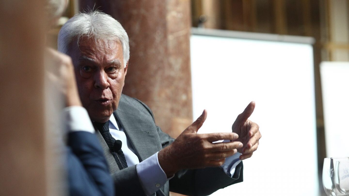 González: “Iceta es el Messi de la política, pero debería tirar a puerta para meter goles”