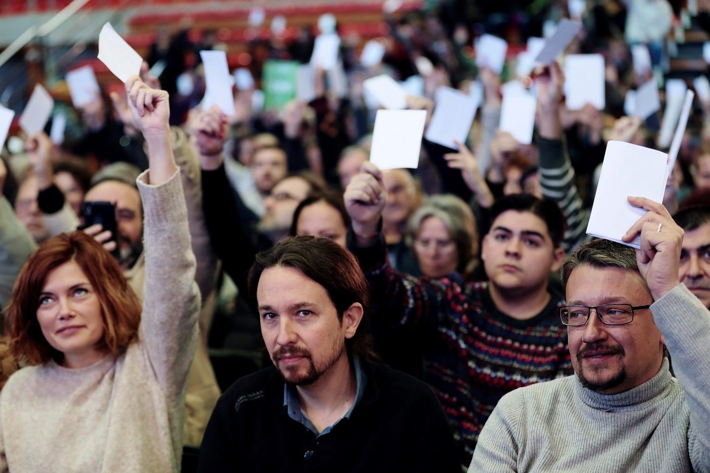 Pablo Iglesias, junto a Xavier Domènech y Elisenda Alamany, en Sant Adriá.