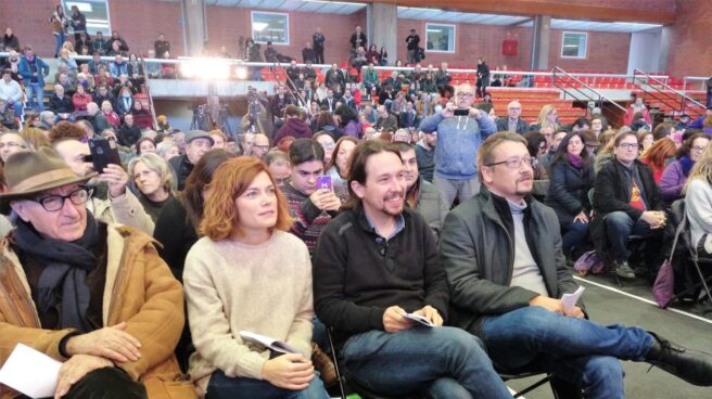 Iglesias y Doménech, en el mitin de los 'comunes' en Sant Adriá.