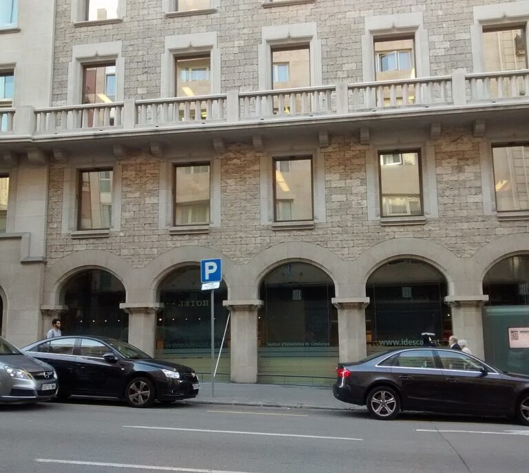 La Policía registra el Instituto de Estadística catalán buscando datos del censo del 1-0