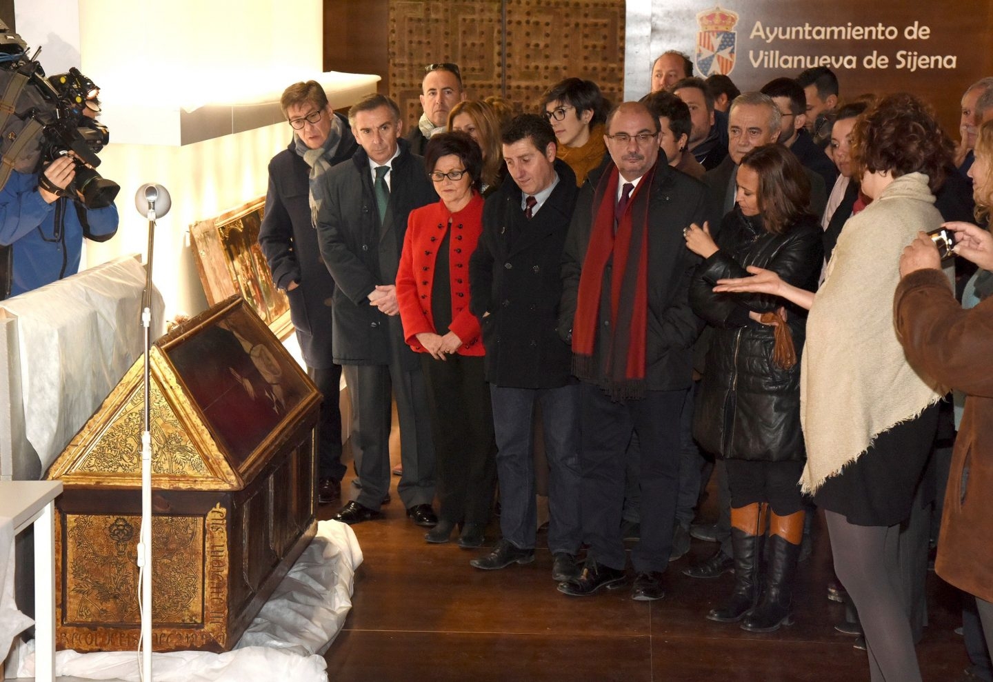 El presidente de Aragón, Javier Lambán, visita el Monasterio de Sijena.