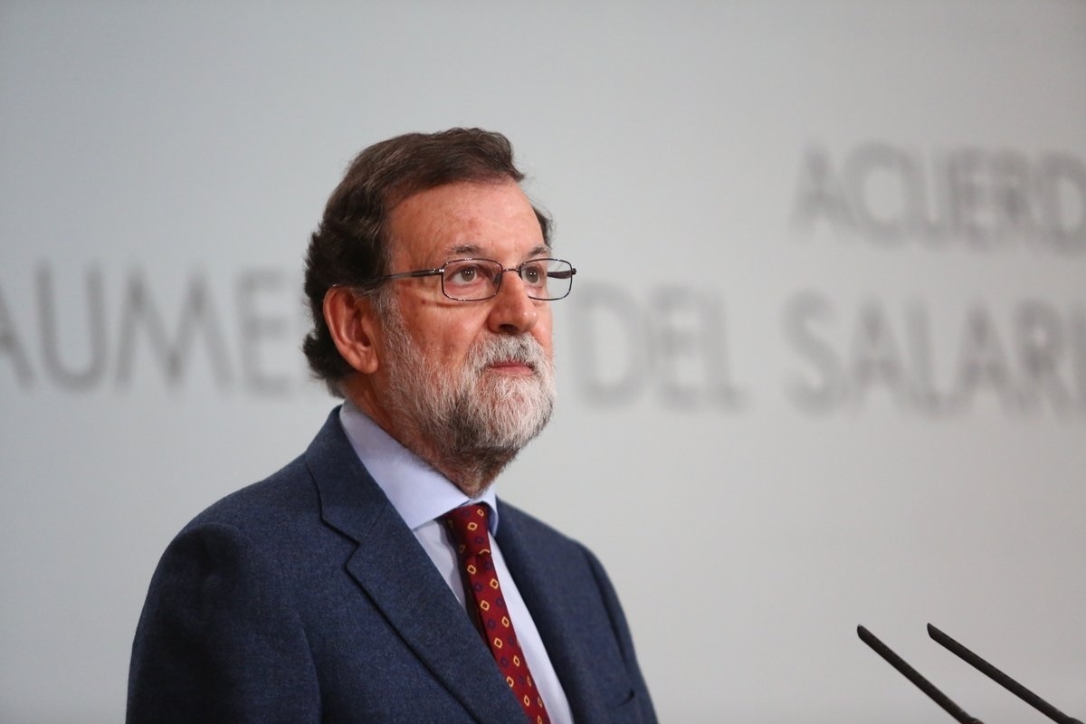 Rajoy pide al PP calma ante las movilizaciones en la calle y explicar bien a la gente lo que han hecho