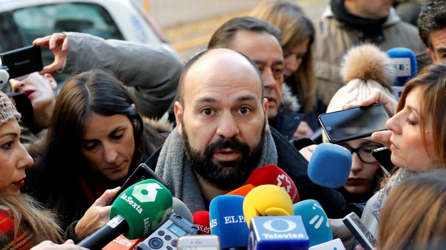 El portavoz de Òmnium Cultural, Marcel Mauri, a las puertas del Tribunal Supremo.
