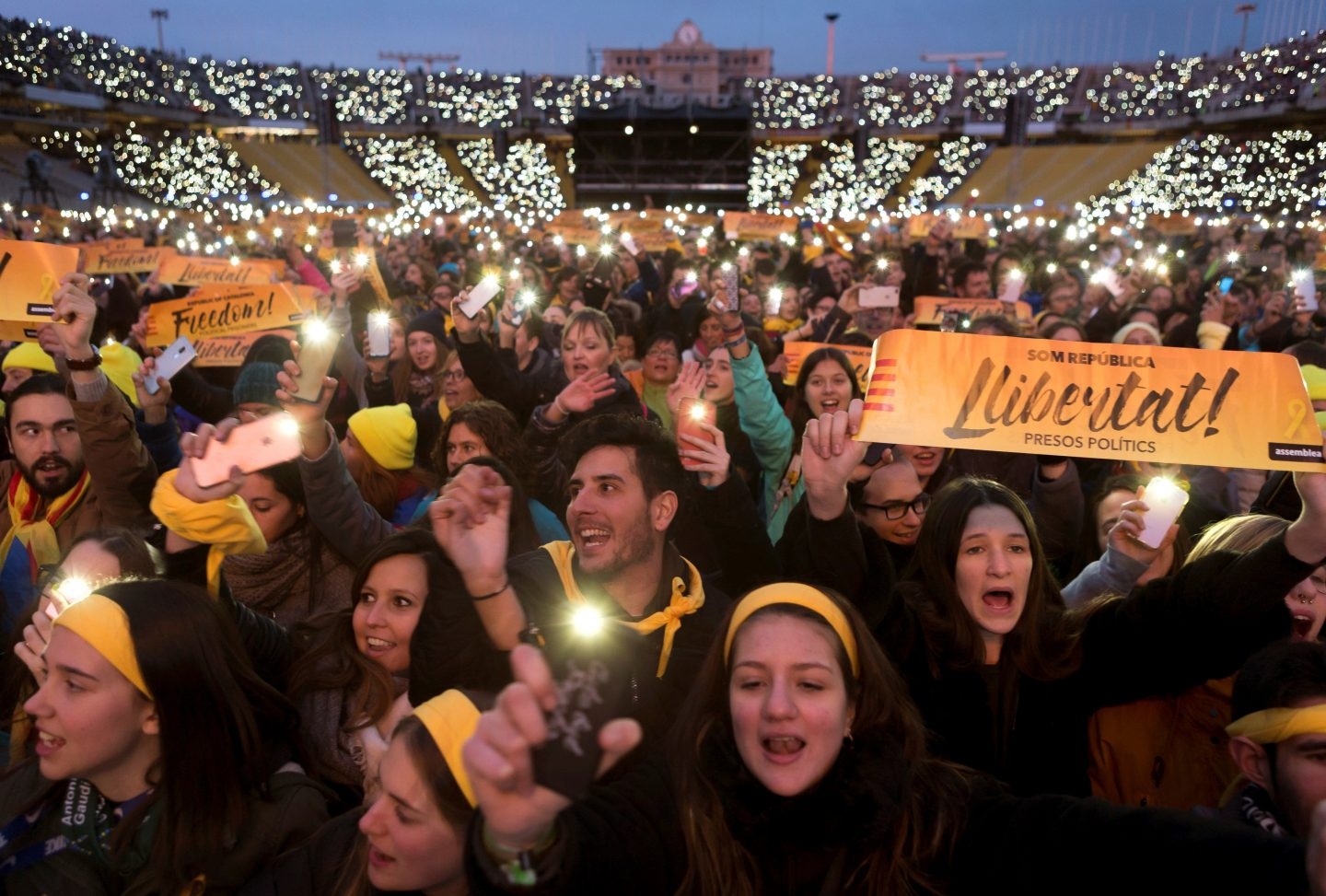 Concierto por la libertad de los presos en el Estadio Olímpico de Barcelona.