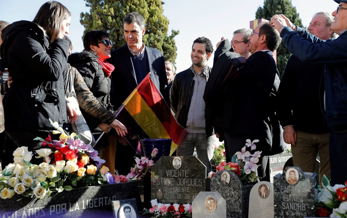 Pedro Sánchez, en el cementerio de Paterna (Valencia).