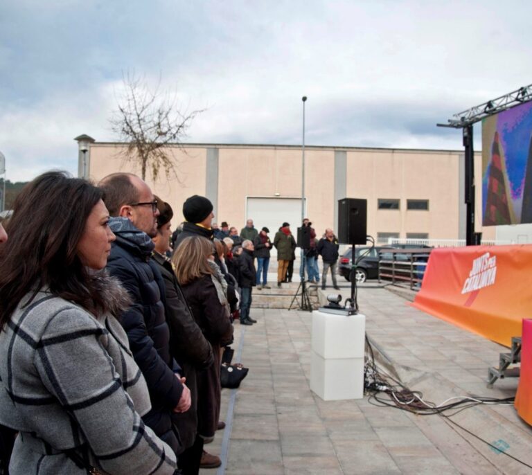 Puigdemont se apunta al plasma para entrar en la campaña del 21-D