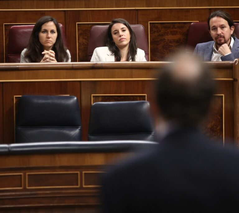 Rajoy ironiza sobre "la vuelta al redil constitucional" de Iglesias tras haber recurrido el 155